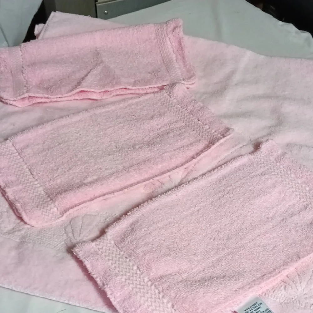 7 pc  Pink Shell Design Bath Towel